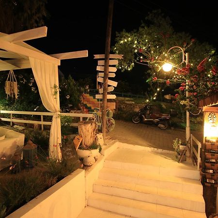 Fullmoon Rooms Cesme เซสเม ภายนอก รูปภาพ
