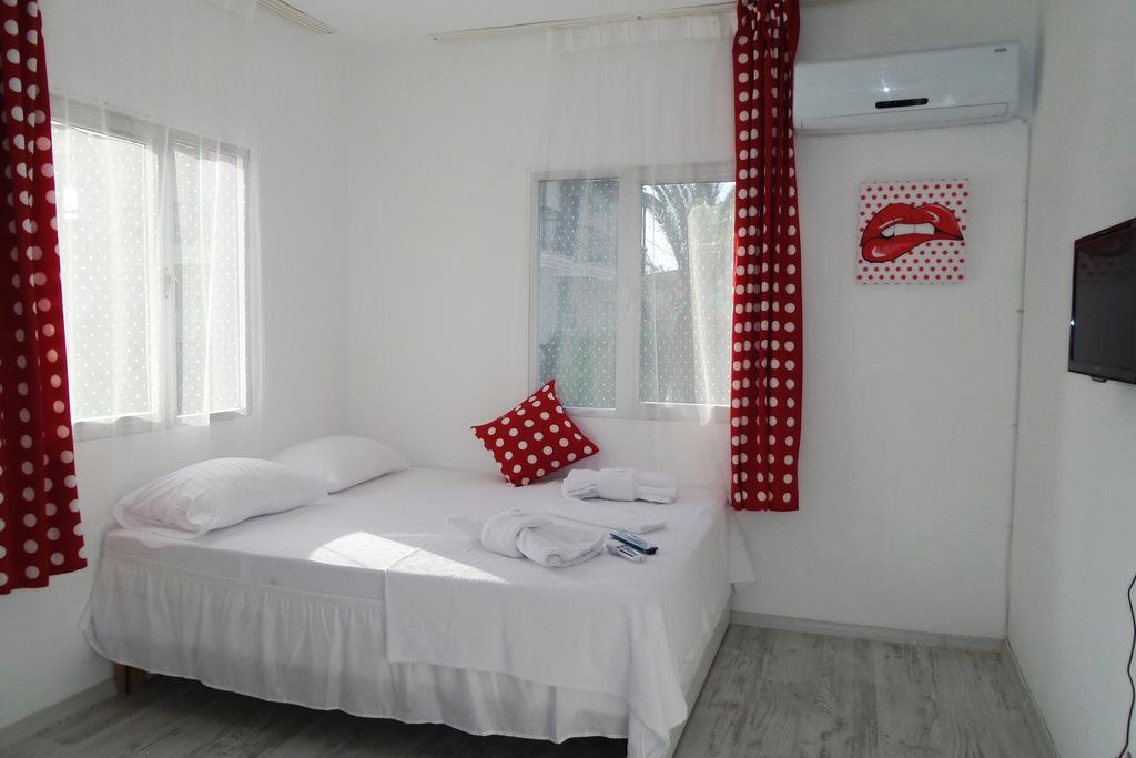 Fullmoon Rooms Cesme เซสเม ภายนอก รูปภาพ