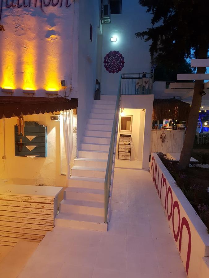 Fullmoon Rooms Cesme เซสเม ภายนอก รูปภาพ