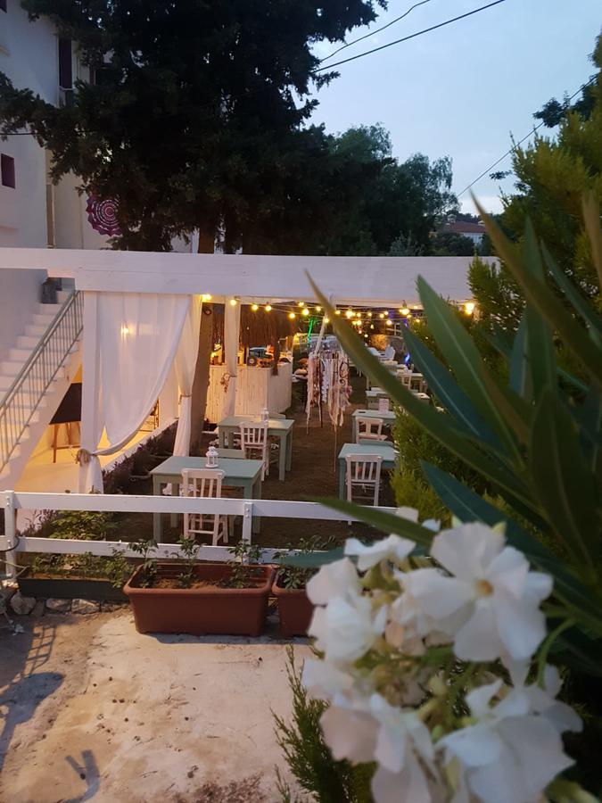 Fullmoon Rooms Cesme เซสเม ภายนอก รูปภาพ