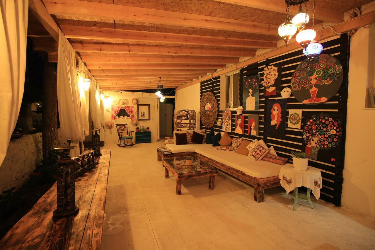 Fullmoon Rooms Cesme เซสเม ภายนอก รูปภาพ
