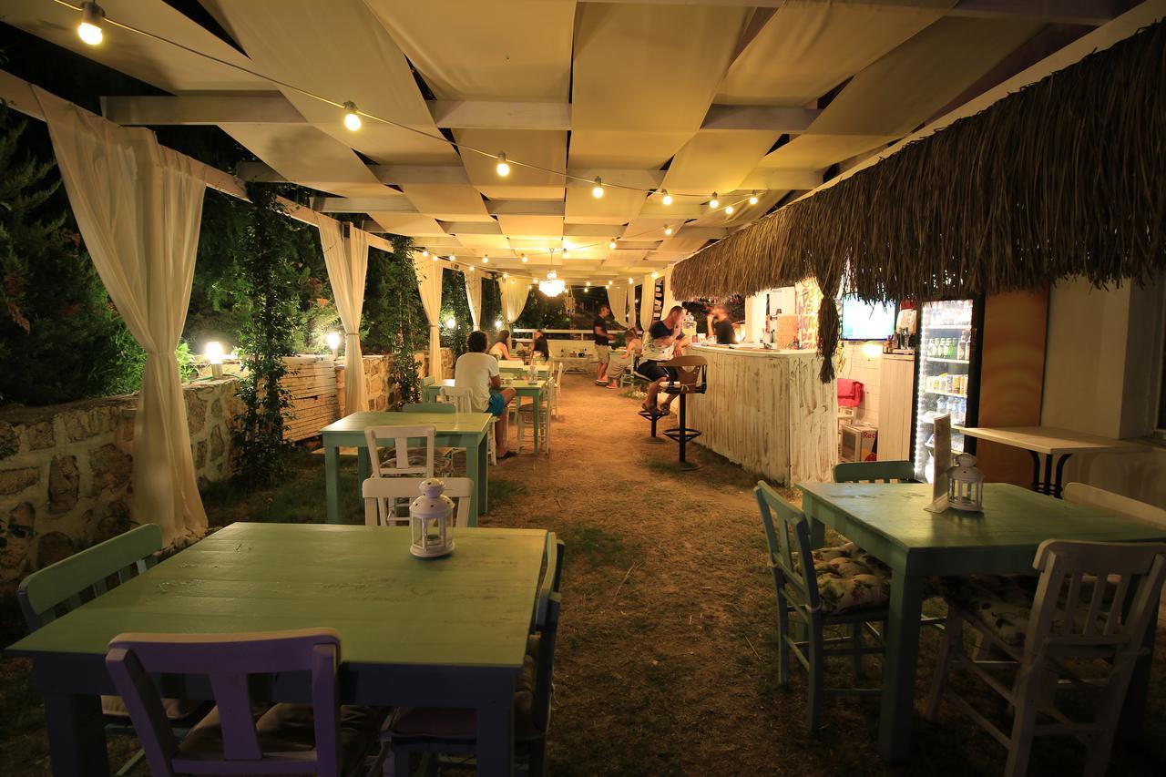 Fullmoon Rooms Cesme เซสเม ภายนอก รูปภาพ